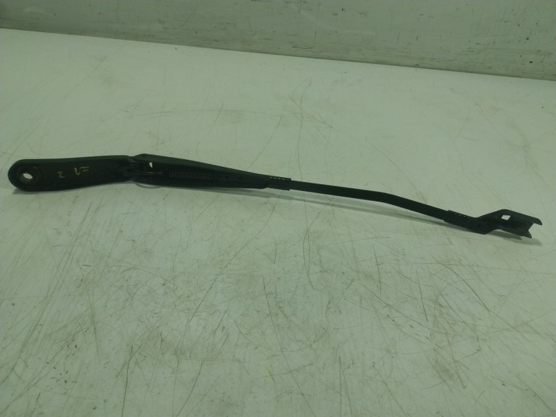 Recambio de brazo limpia delantero izquierdo para volvo v60 ii (225) b4 mild-hybrid referencia OEM IAM   