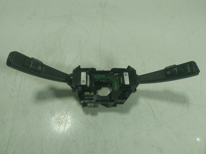 Recambio de mando intermitentes para volvo v60 ii (225) b4 mild-hybrid referencia OEM IAM  31481765 
