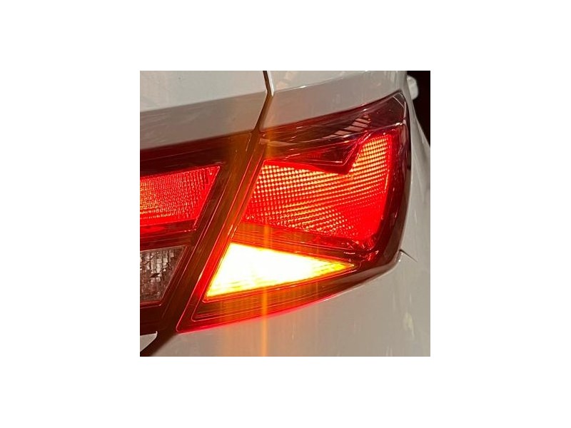 Recambio de piloto trasero derecho para seat leon (5f1) 1.6 tdi referencia OEM IAM 5F0945096D 5F0945096D 