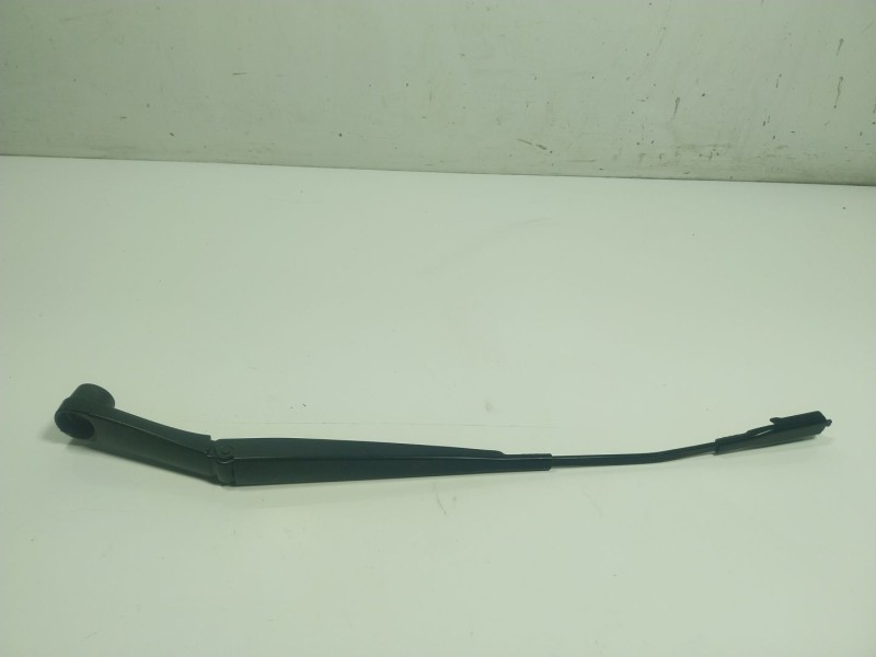Recambio de brazo limpia delantero izquierdo para hyundai bayon (bc3) 1.0 t-gdi referencia OEM IAM  98310Q0000 