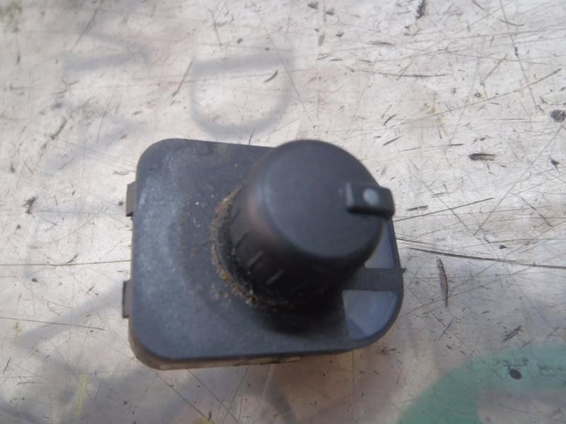 Recambio de mando retrovisor para audi a4 berlina (8e) 1.9 tdi (96kw) referencia OEM IAM   