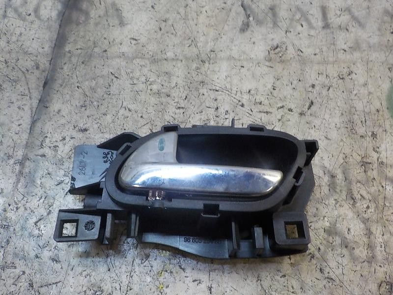 Recambio de maneta interior trasera izquierda para peugeot 308 sport referencia OEM IAM   