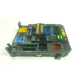 CAJA RELES / FUSIBLES 1681052380 9830708180 