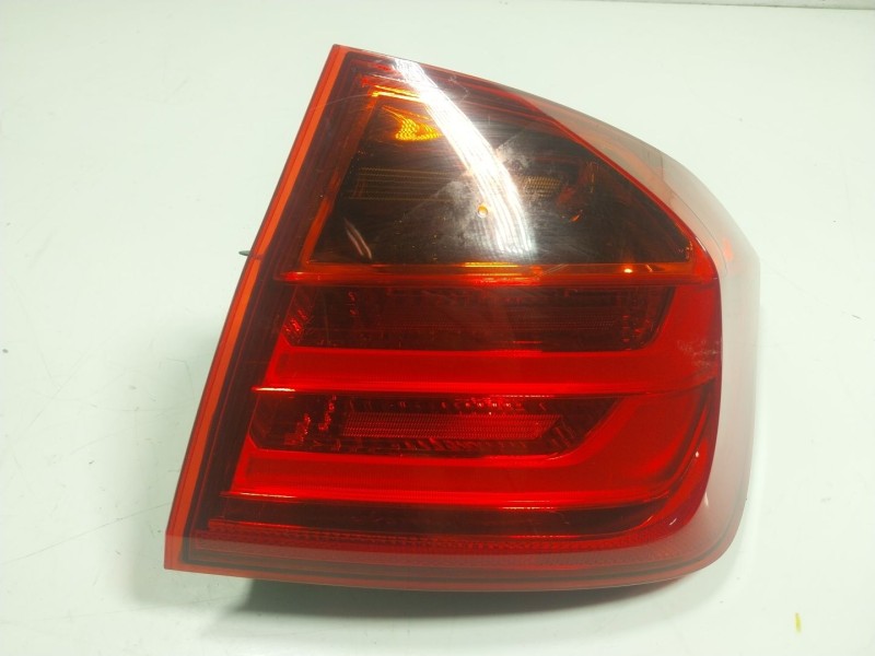 Recambio de piloto trasero derecho para bmw 3 (f30, f80) 320 d referencia OEM IAM  737278402 