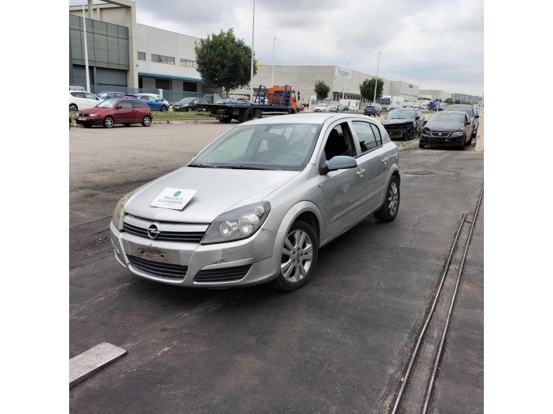 opel astra h berlina del año 2004