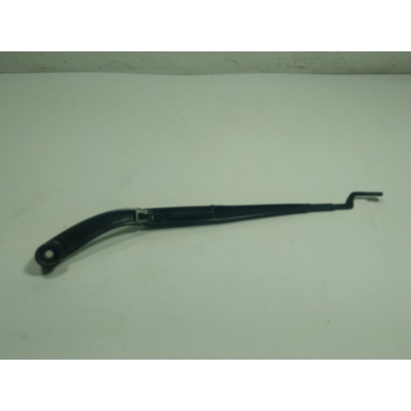 Recambio de brazo limpia delantero izquierdo para kia sorento iii (um) 2.2 crdi 4wd referencia OEM IAM   