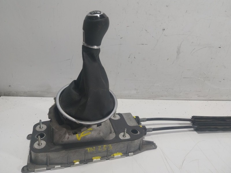 Recambio de palanca cambio para volkswagen beetle descapotable (5c7, 5c8) 1.2 tsi 16v referencia OEM IAM  5K0711049B 