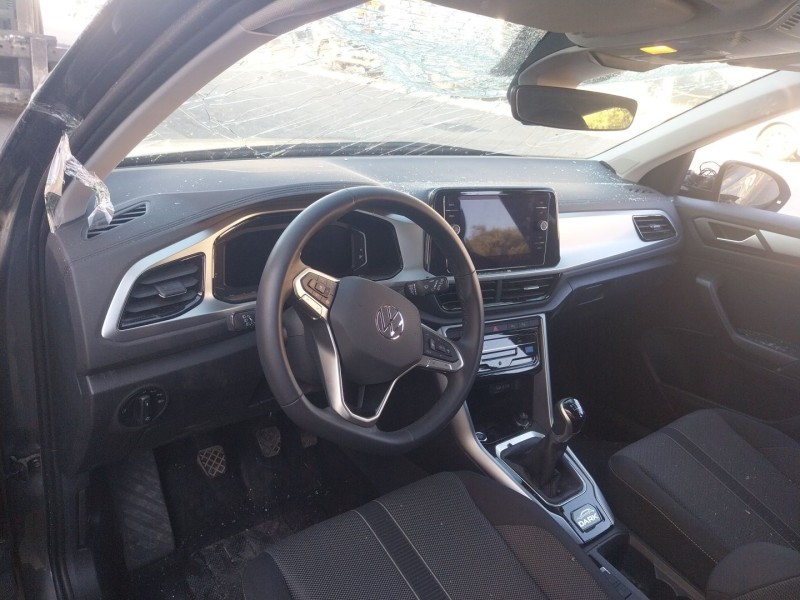 volkswagen t-roc (a11, d11) del año 2023