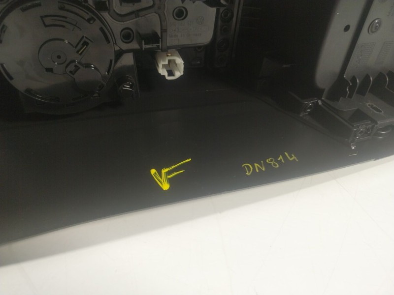 Recambio de apoyabrazos central para volkswagen golf viii (cd1, da1) 1.5 tsi referencia OEM IAM 5H0864207CPGF  5H0864207C