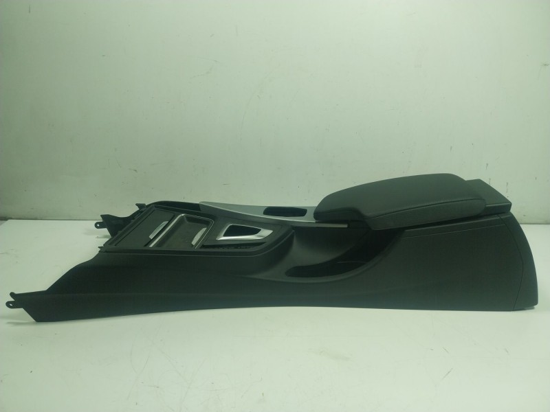 Recambio de apoyabrazos central para bmw 3 (f30, f80) 320 d referencia OEM IAM 51169235437  