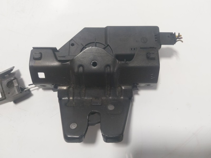 Recambio de cerradura maletero / porton para bmw 6 (e63) 630 i referencia OEM IAM  8196401 