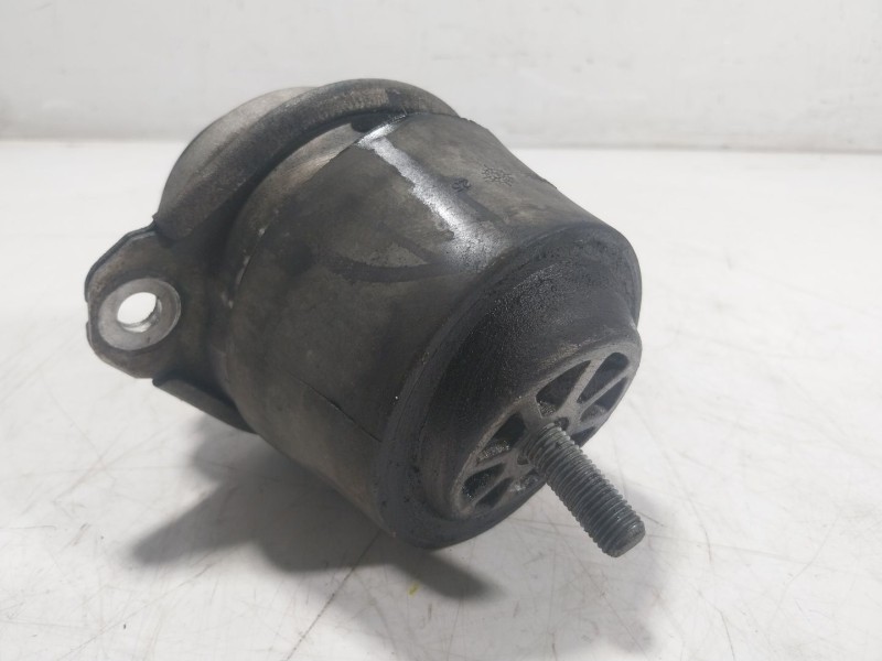 Recambio de soporte motor derecho para porsche cayenne (92a) 3.0 diesel referencia OEM IAM  7P6199131D 