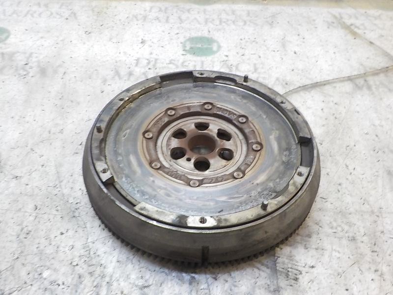 Recambio de volante motor para peugeot 308 sport referencia OEM IAM   