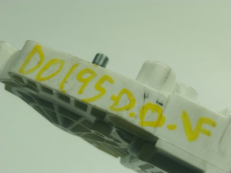 Recambio de motor elevalunas delantero derecho para porsche cayenne (92a) 3.0 diesel referencia OEM IAM  8K0959802 