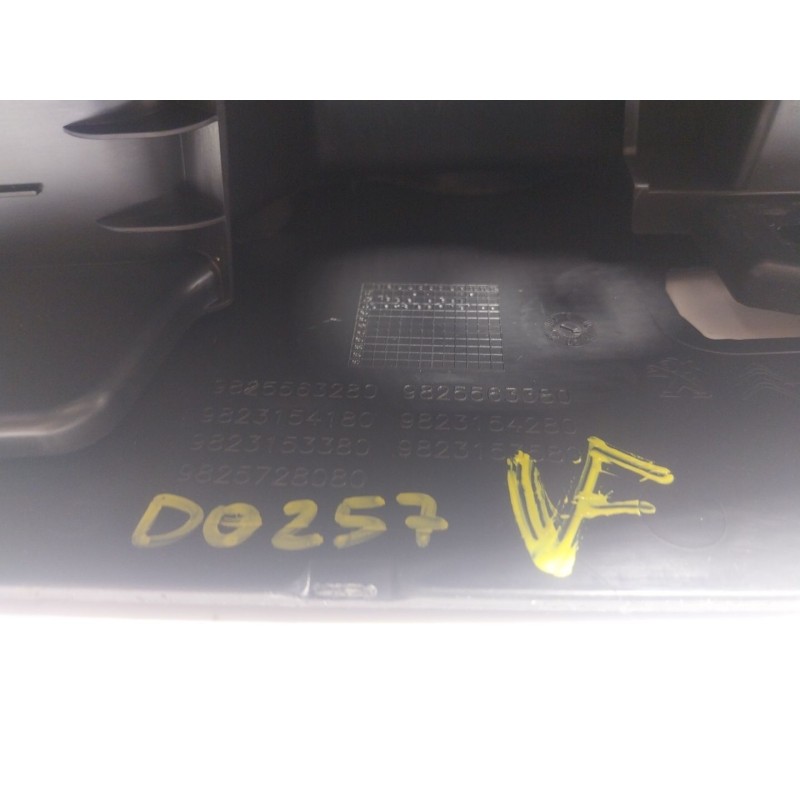 Recambio de apoyabrazos central para peugeot 208 ii (ub_, up_, uw_, uj_) e-208 referencia OEM IAM  9825563280 