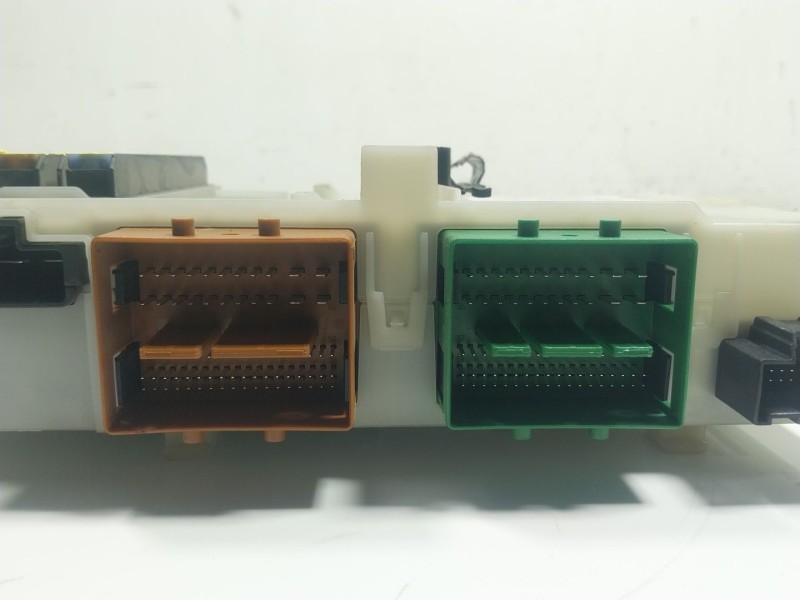 Recambio de caja reles / fusibles para volvo xc60 i suv (156) d5 awd referencia OEM IAM  30765624AE 