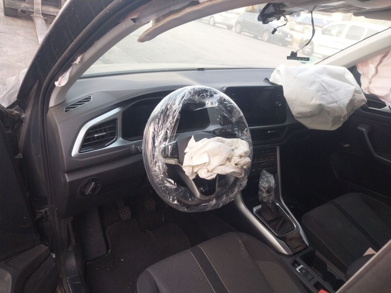 volkswagen t-roc (a11, d11) del año 2023