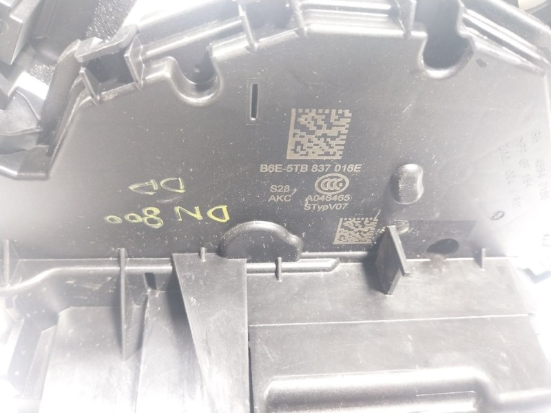 Recambio de cerradura puerta delantera derecha para volkswagen touran (5t1) 2.0 tdi referencia OEM IAM  5TB837016E 