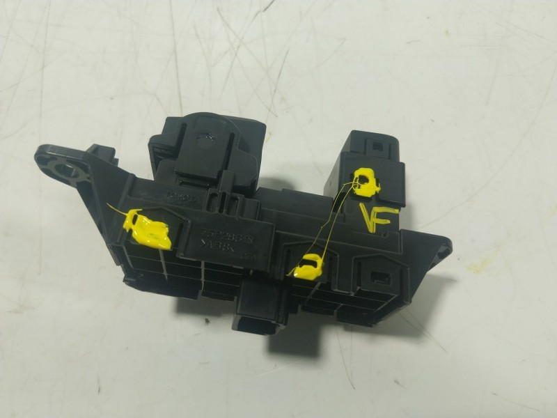 Recambio de palanca freno de mano para toyota yaris cross (mxp_) 1.5 hybrid (mxpj10) referencia OEM IAM  75P286 