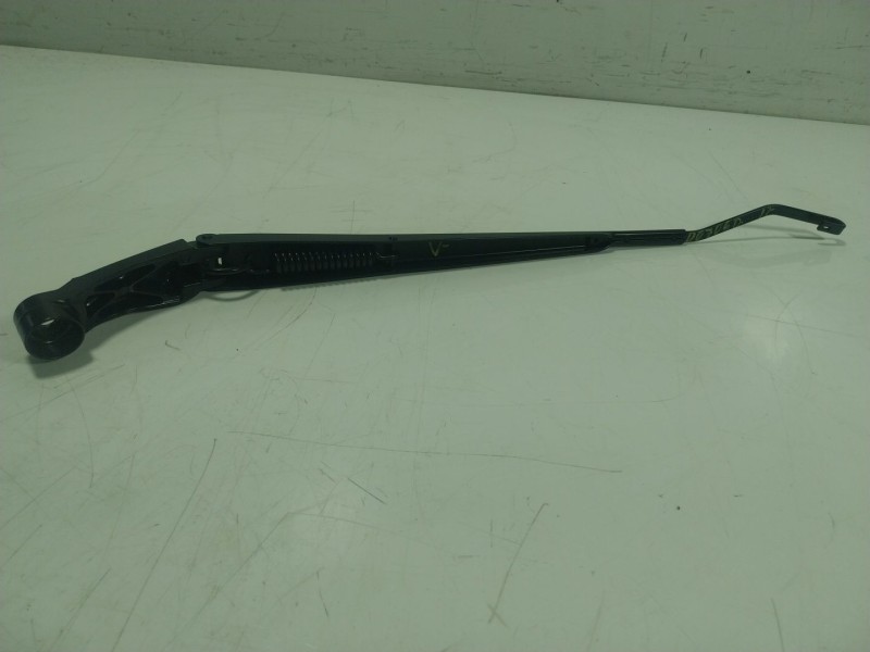Recambio de brazo limpia delantero izquierdo para toyota yaris cross (mxp_) 1.5 hybrid (mxpj10) referencia OEM IAM   
