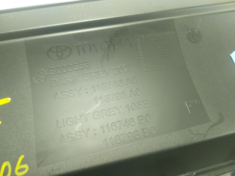 Recambio de guantera para toyota yaris cross (mxp_) 1.5 hybrid (mxpj10) referencia OEM IAM  55550K0030 