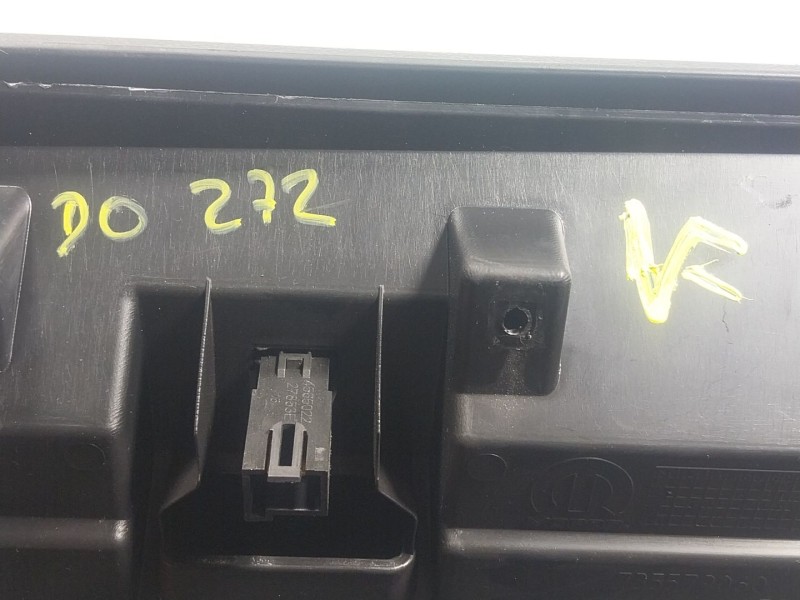 Recambio de guantera para jeep renegade suv (bu, b1, bv) 1.0 t-gdi referencia OEM IAM  735579060 