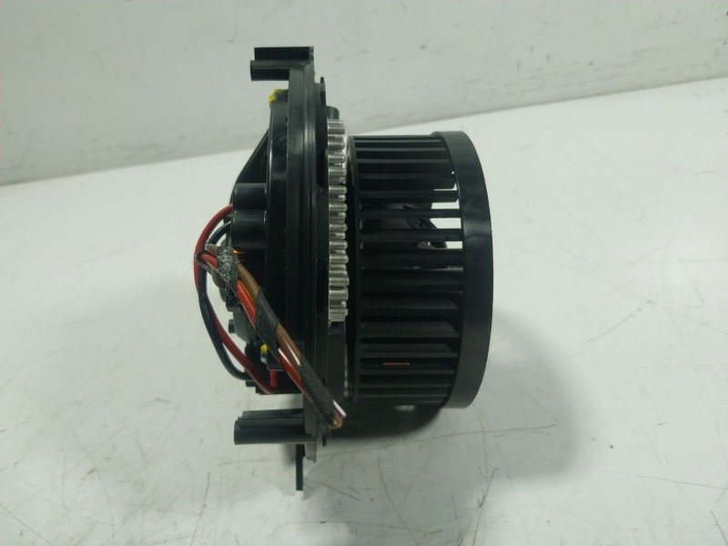 Recambio de motor calefaccion para volkswagen tiguan (ad1, ax1) 2.0 tdi referencia OEM IAM  5WB819021A 