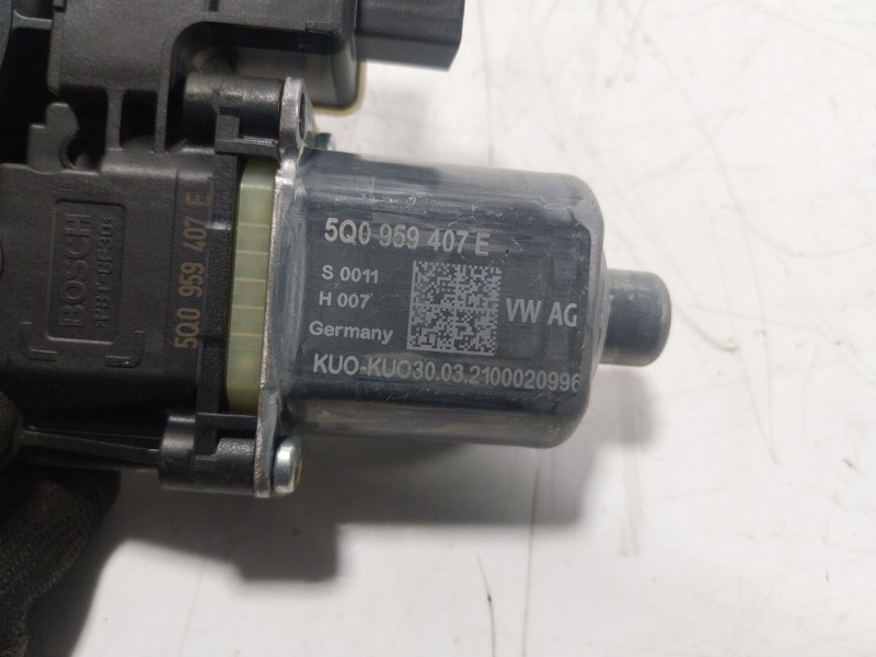 Recambio de motor elevalunas trasero izquierdo para volkswagen tiguan (ad1, ax1) 2.0 tdi referencia OEM IAM  5Q095407E 