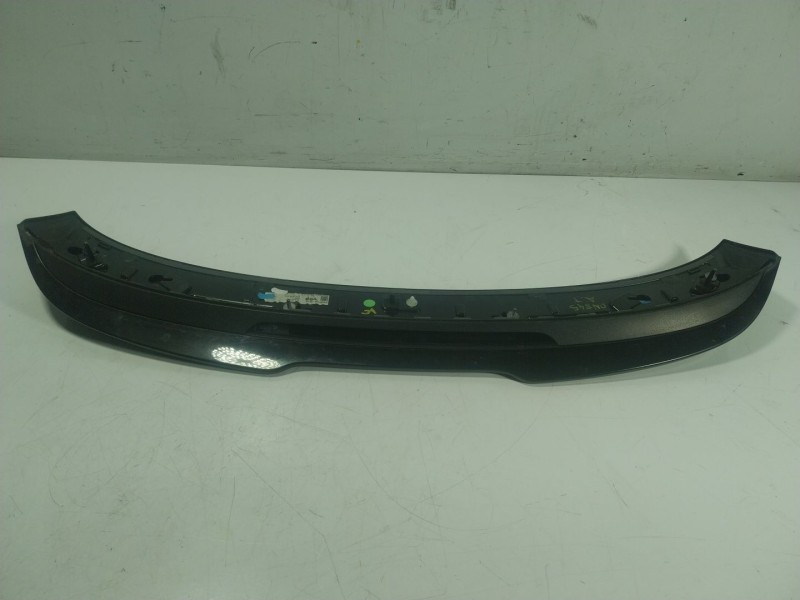 Recambio de aleron trasero para audi a1 sportback (8xa, 8xf) 1.0 tfsi referencia OEM IAM 8X4827933BY9B 8X4827933B 