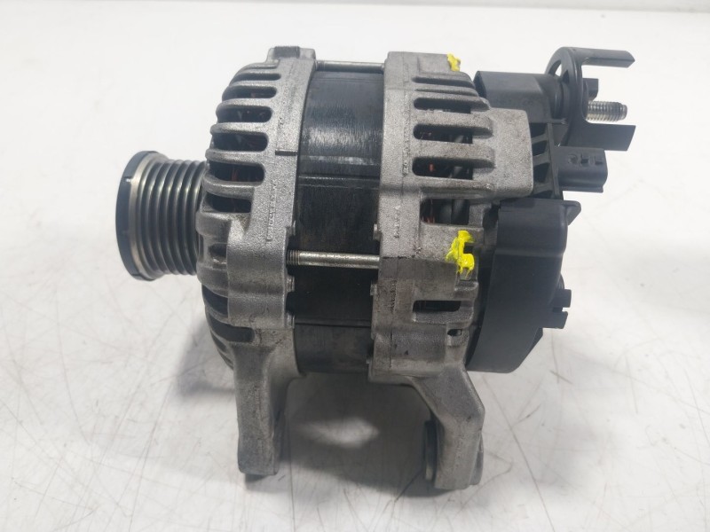 Recambio de alternador para renault kadjar (ha_, hl_) 1.3 tce 140 referencia OEM IAM  231009933R 