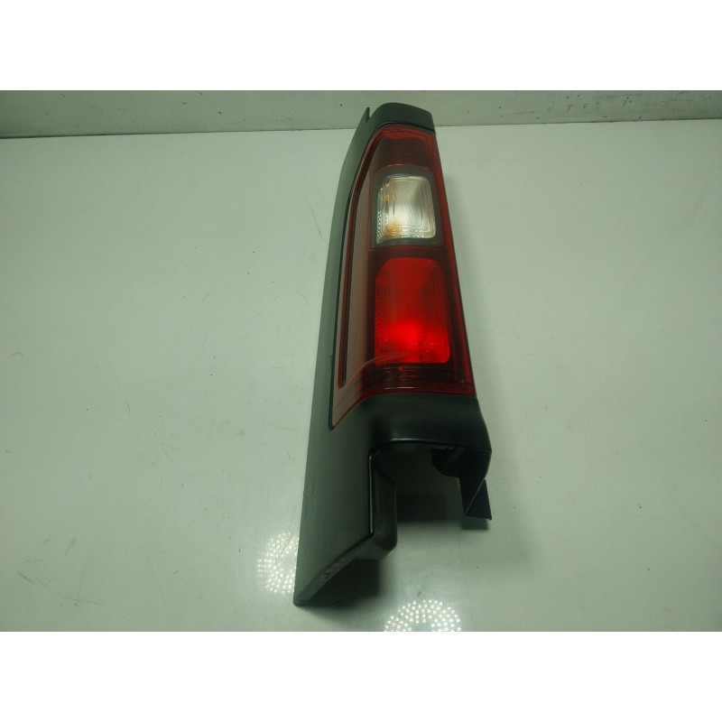 Recambio de piloto trasero izquierdo para renault trafic iii furgoneta (fg_) 2.0 dci 120 (fgmn) referencia OEM IAM 265556737R  