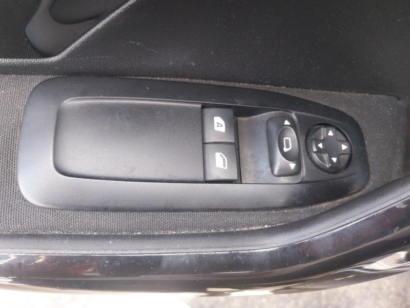 peugeot 208 i (ca_, cc_) del año 2013