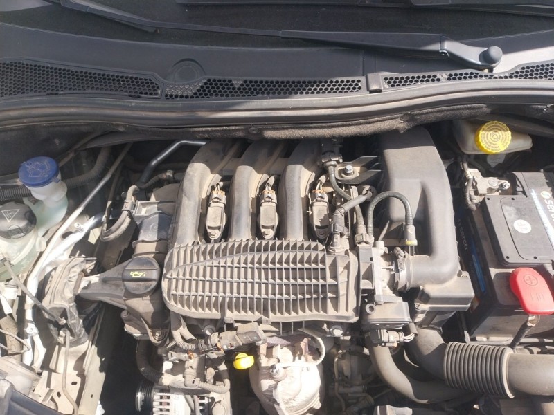 peugeot 208 i (ca_, cc_) del año 2013