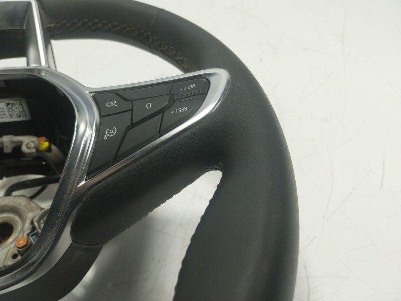 Recambio de volante para renault captur ii 1.0 tce bivalent. gasolina / gpl referencia OEM IAM 484002607R 34268120F 