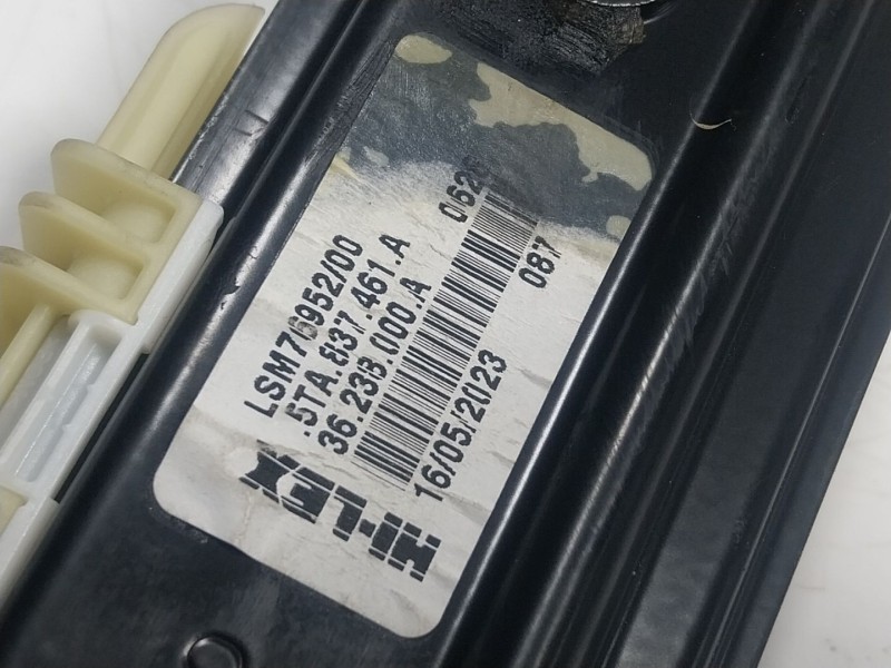 Recambio de elevalunas delantero izquierdo para volkswagen touran (5t1) 2.0 tdi referencia OEM IAM  5TA837461A 