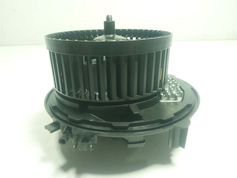 Recambio de motor calefaccion para volkswagen touran (5t1) 2.0 tdi referencia OEM IAM  5WB819021A 