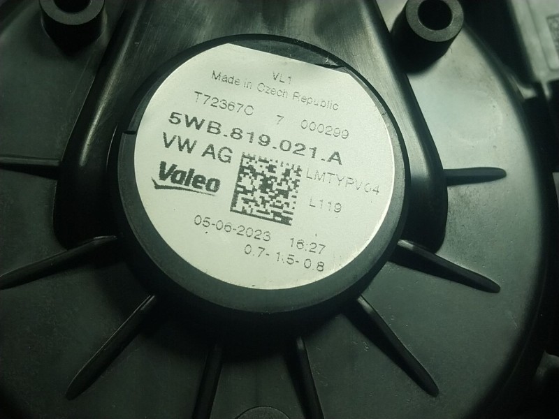 Recambio de motor calefaccion para volkswagen touran (5t1) 2.0 tdi referencia OEM IAM  5WB819021A 