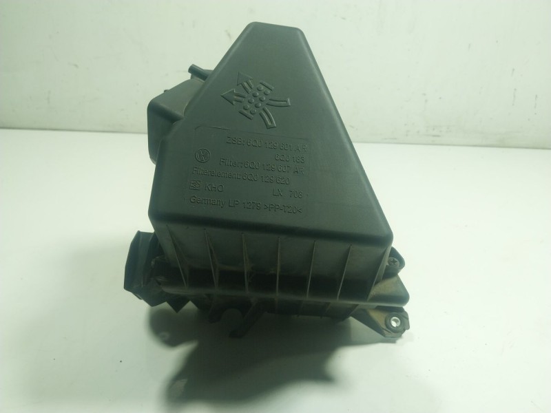Recambio de filtro aire para seat ibiza iv (6j5, 6p1) 1.9 tdi referencia OEM IAM 6Q0129607AR 6Q0129601AR 