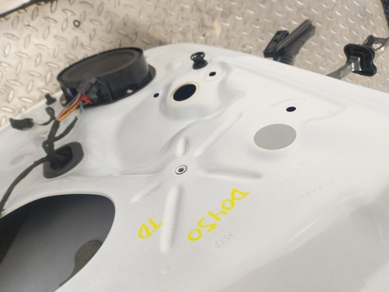 Recambio de puerta trasera derecha para volkswagen polo vi (aw1, bz1, ae1) 1.6 tdi referencia OEM IAM   