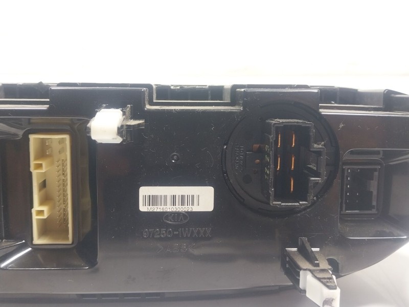 Recambio de mando calefaccion / aire acondicionado para kia rio iii (ub) 1.2 cvvt referencia OEM IAM  972501W270 