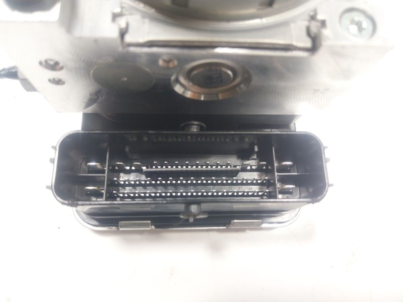 Recambio de abs para volkswagen touran (5t1) 2.0 tdi referencia OEM IAM  5Q0614517GA 