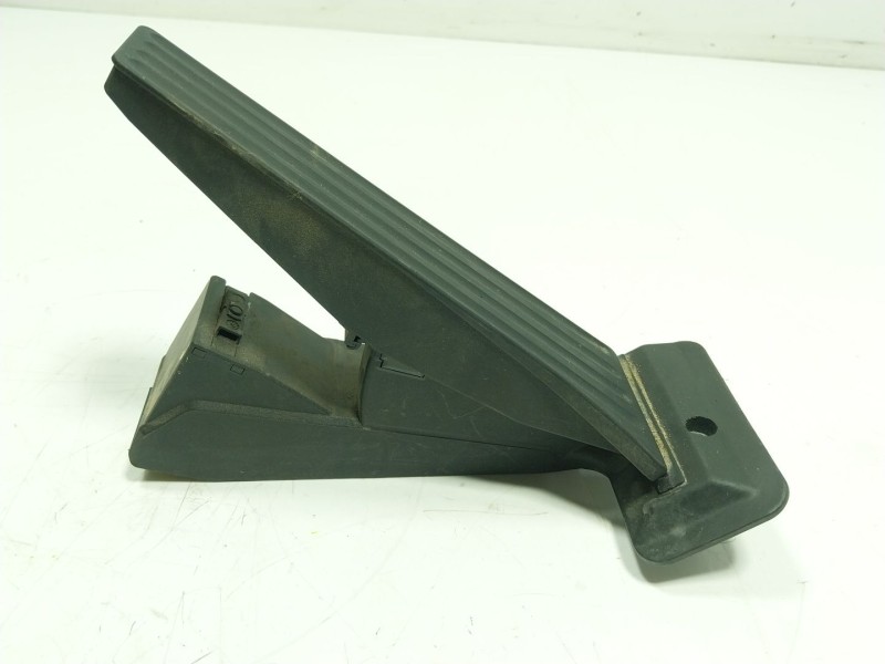 Recambio de potenciometro pedal para bmw x6 (e71, e72) m 50 d referencia OEM IAM  685857402 