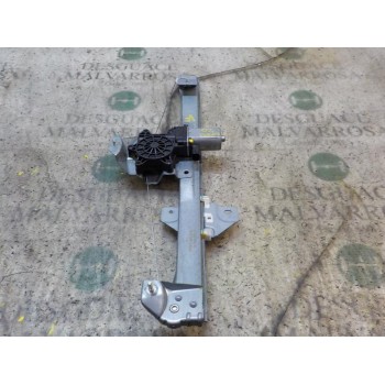 ELEVALUNAS TRASERO DERECHO 827202127R 