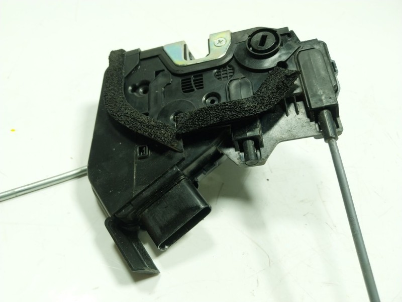 Recambio de cerradura puerta trasera derecha para kia stonic (yb) 1.2 cvvt referencia OEM IAM  81420H8010 