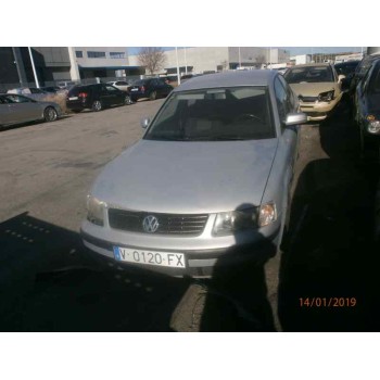 VOLKSWAGEN PASSAT BERLINA (3B2)