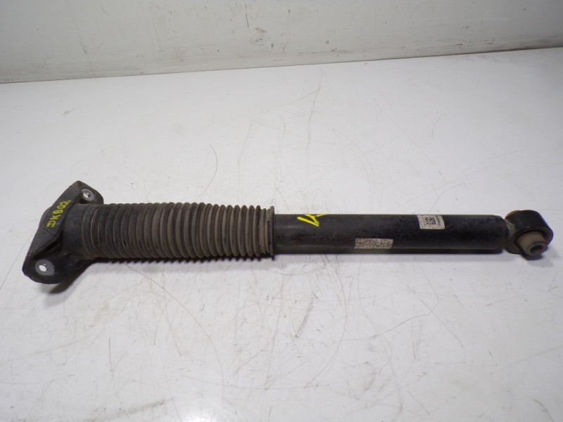 Recambio de amortiguador trasero izquierdo para hyundai tucson tecno safe 2wd bluedrive referencia OEM IAM 55311D7000 55300D7000