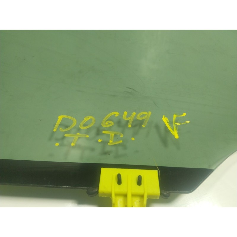 Recambio de cristal puerta trasero izquierdo para renault kadjar (ha_, hl_) 1.3 tce 140 referencia OEM IAM 823016746R  