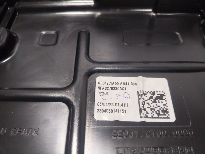 Recambio de aleron trasero para cupra leon (kl1, ku1) 1.5 etsi referencia OEM IAM  5FA827933C 
