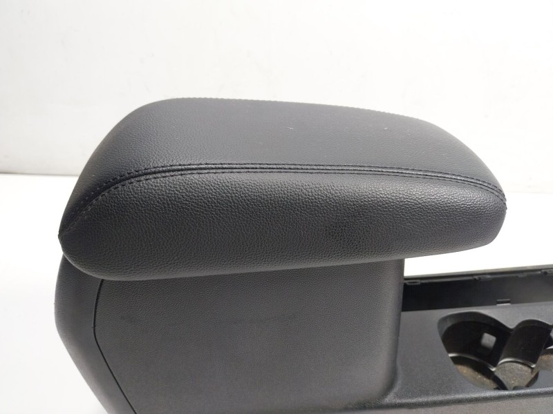 Recambio de apoyabrazos central para ford fiesta vii (hj, hf) 1.0 ecoboost referencia OEM IAM   