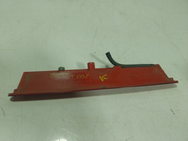 Recambio de piloto trasero central para ford focus iii 1.0 ecoboost referencia OEM IAM  8A6113A613AJ 